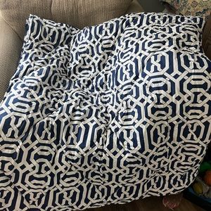 Pottery Barn full/Queen comforter